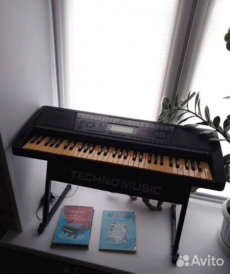 Синтезатор techno 930