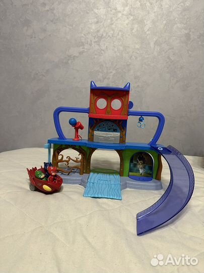 База супер героев