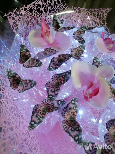 Букет из бабочек и орхидеи светящийся