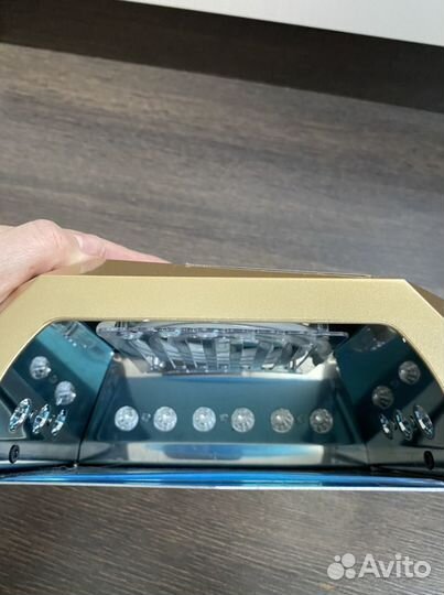 Лампа для ногтей