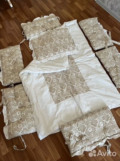 Комплект белья с бортиками и балдахином в кроватку