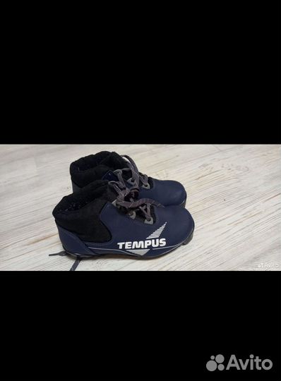 Лыжные ботинки детские 34 размер