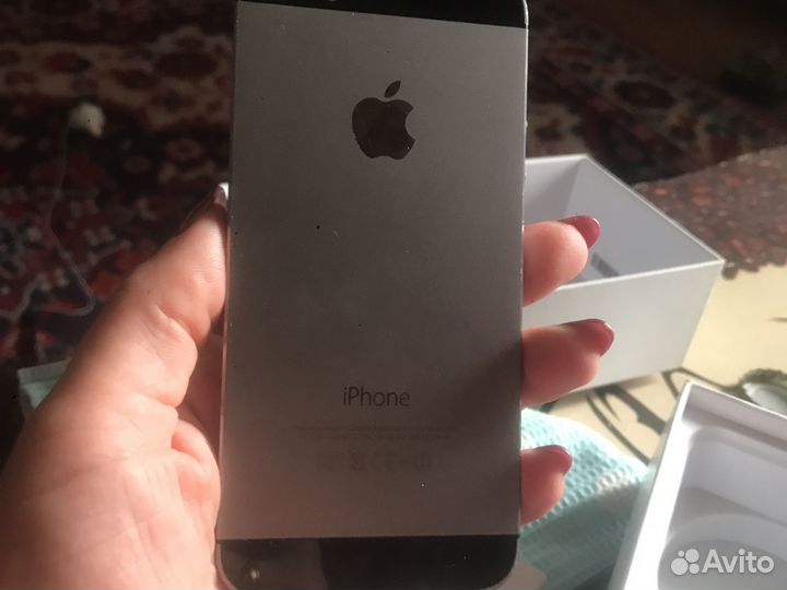 Телефон iPhone 5s