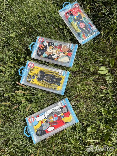 Чехол серии Kaws на iPhone