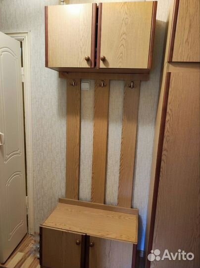 Продам мебель в прихожку