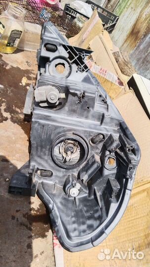 Фара правая nissan tiida