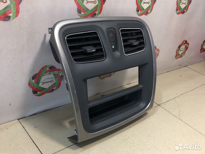 Рено Логан 2 рест Накладка центральной консоли