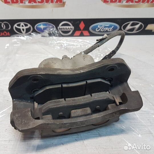 Суппорт тормозной передний правый Kia Sorento BL