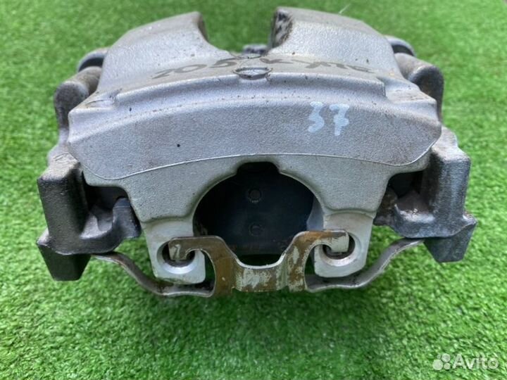 Суппорт тормозной задний правый Mercedes-Benz