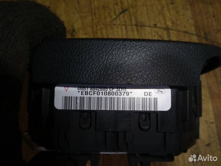 Подушка безопасности в рулевое колесо Ford Focus