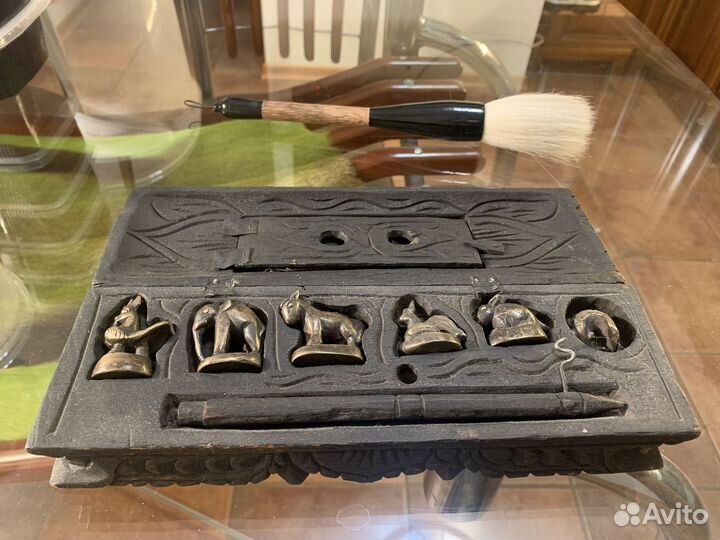 Антикварные 