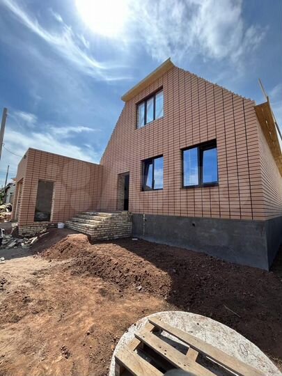 Дом 240 м² на участке 4,3 сот.