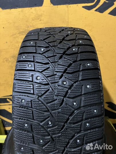 Bridgestone Blizzak Spike-02 245/45 R17