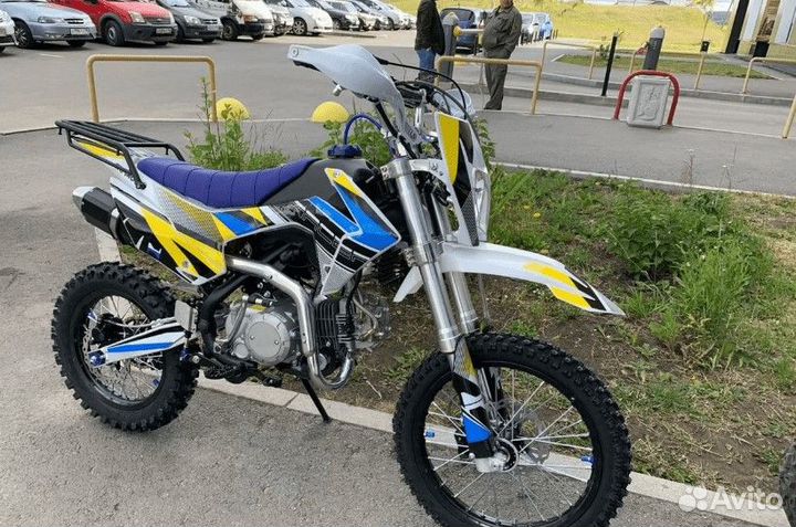 Мотоцикл racer TRX125 start