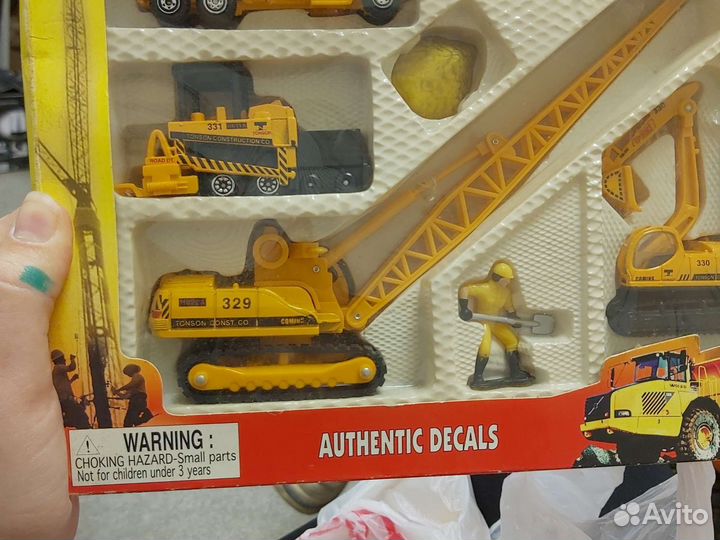 Игрушечный конструктор машинки