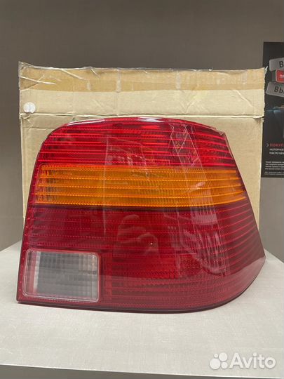 Фонарь задний правый жёлтый golf 4