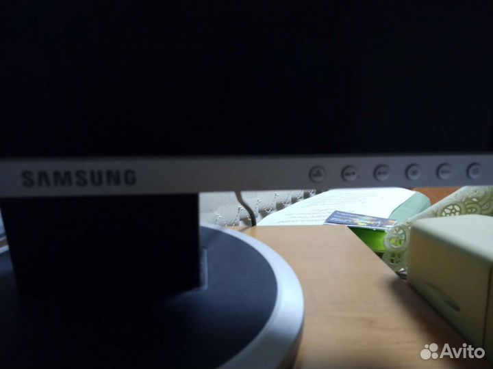 Монитор Samsung SyncMaster 940n
