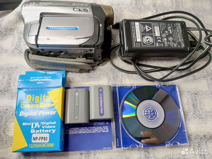 Видеокамера Sony handycam, аккумуляторы и диск