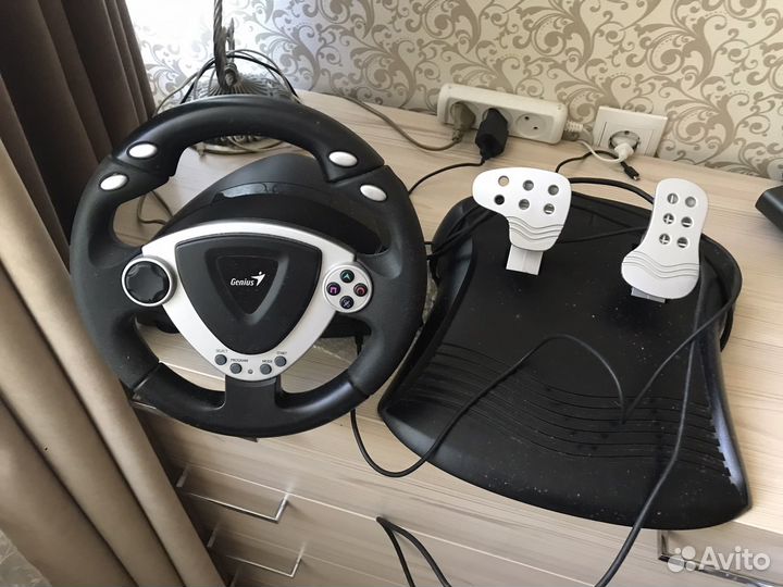 Игровой руль logitech