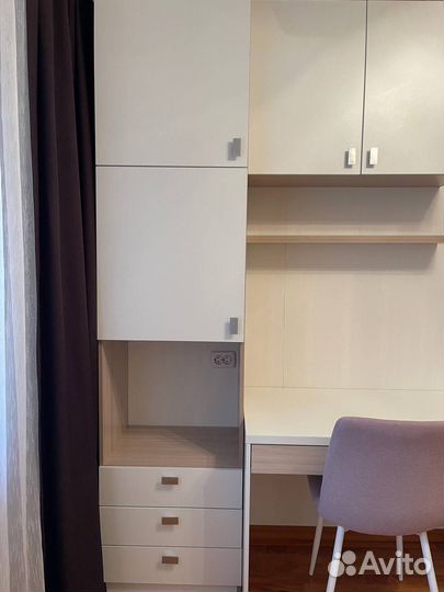 Письменный стол со шкафом