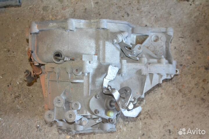 МКПП (механическая коробка переключения передач) o