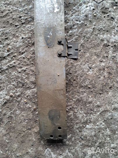 Усилитель переднего бампера на Mercedes W203