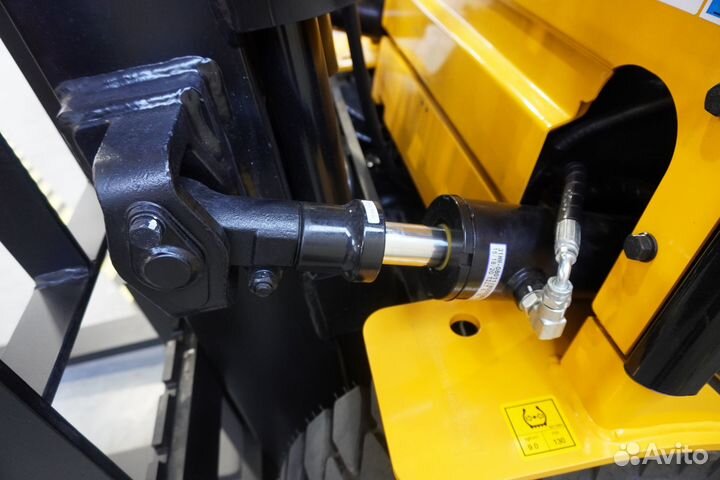 Вилочный погрузчик Hyundai 18D-7E, 2023