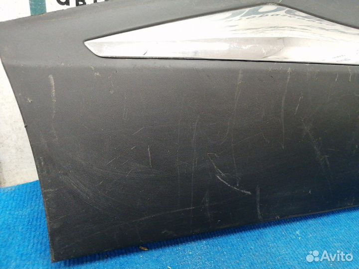 Накладка на дверь задняя правая 828209822R Renault