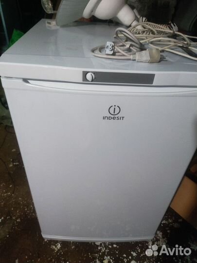 Морозильник Indesit SFR 100