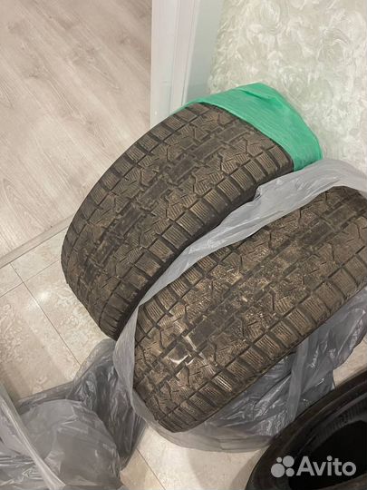 Toyo Observe Garit GIZ 215/55 R17