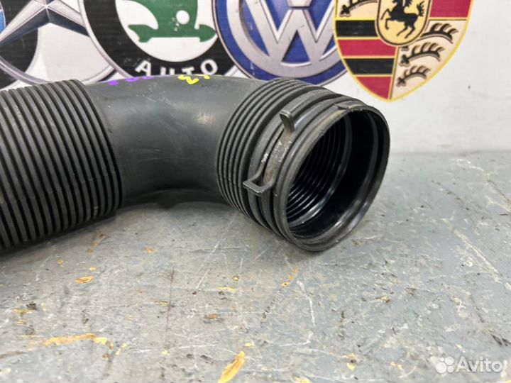 Патрубок воздушн.фильтра Volkswagen Golf 1K 1 2010