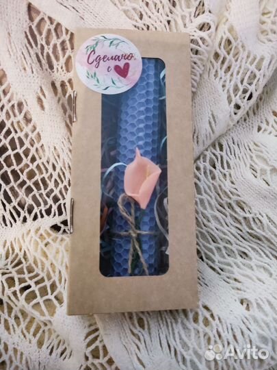 Свеча из вощины с мятой в подарочной упаковке