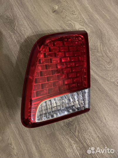 Задний правый фонарь Kia Sorento XM (R92406-2P02)