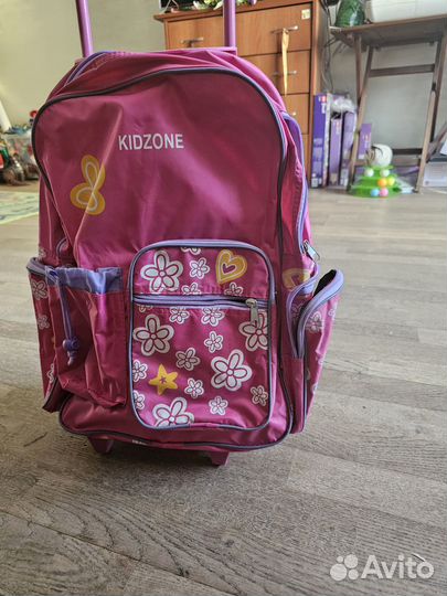Рюкзак детский на колесиках (для девочки)