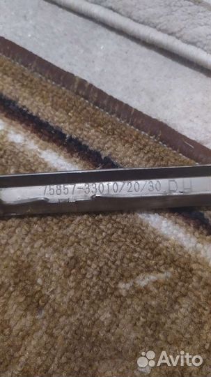 Хром молдинг на 50 camry правый порог