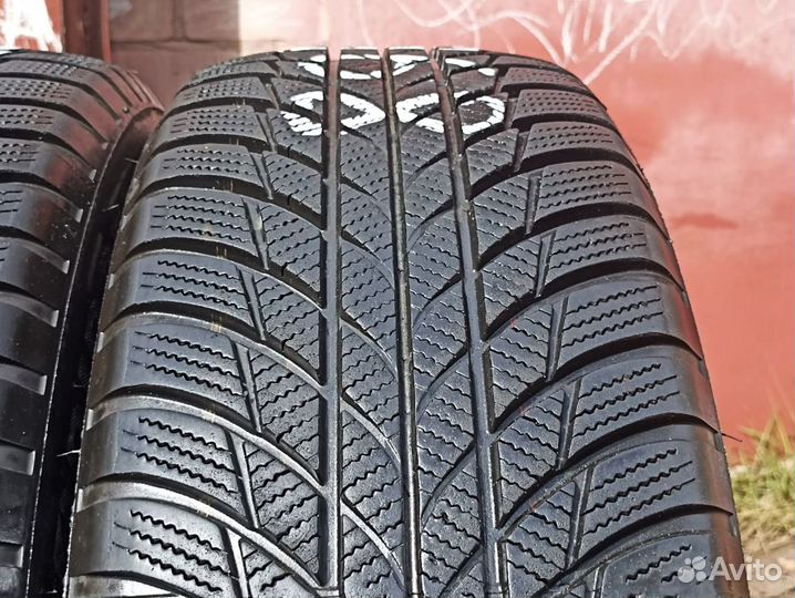 Bridgestone Blizzak LM-001 215/65 R17 99H