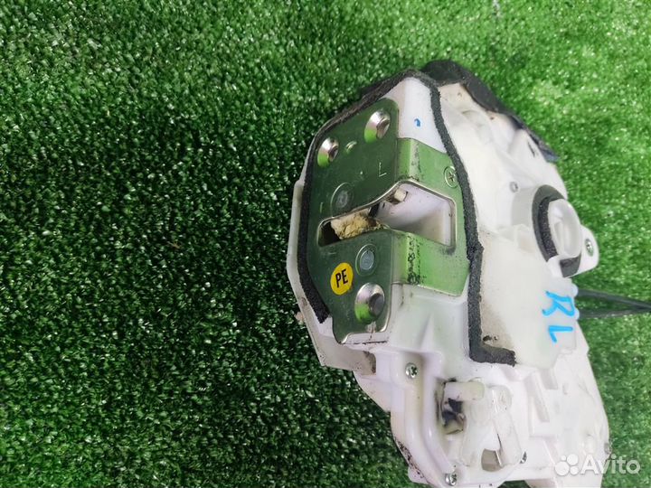 Замок двери задней левой Honda Civic 4D (FD) 2009