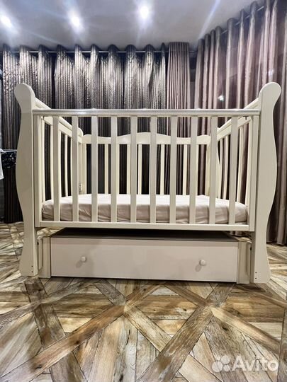 Кровать детская Viola с маятником