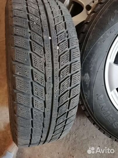 Michelin 4x4 Synchrone 215/70 R16