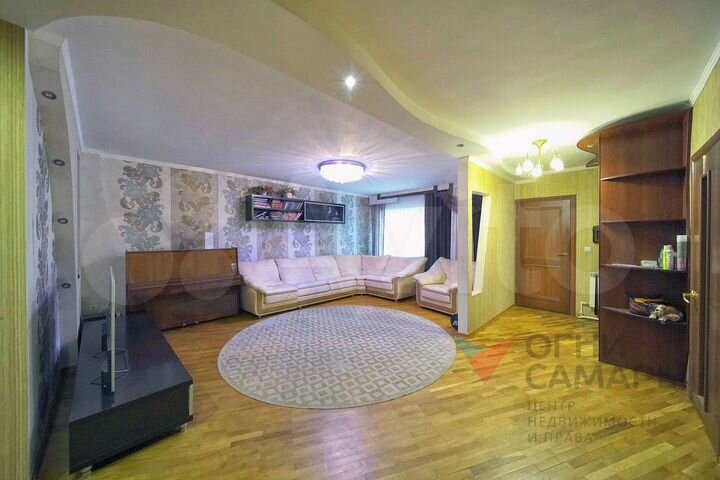 Дом 196 м² на участке 7,8 сот.