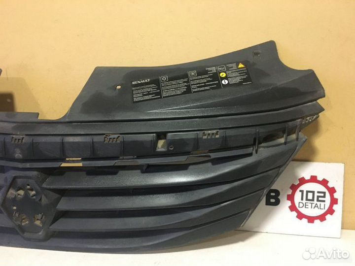 Решетка радиатора Renault Logan