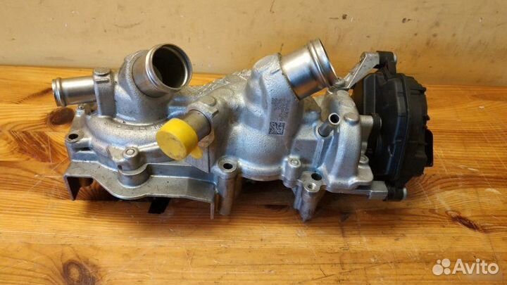 Водяная помпа Volkswagen Passat B8