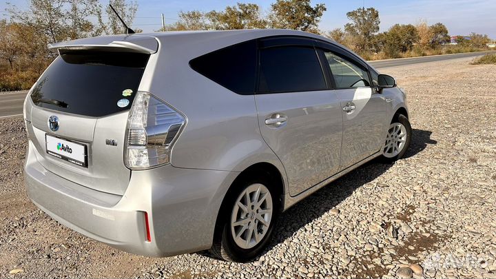 Toyota Prius Alpha 1.8 AT, 2012, 173 160 км