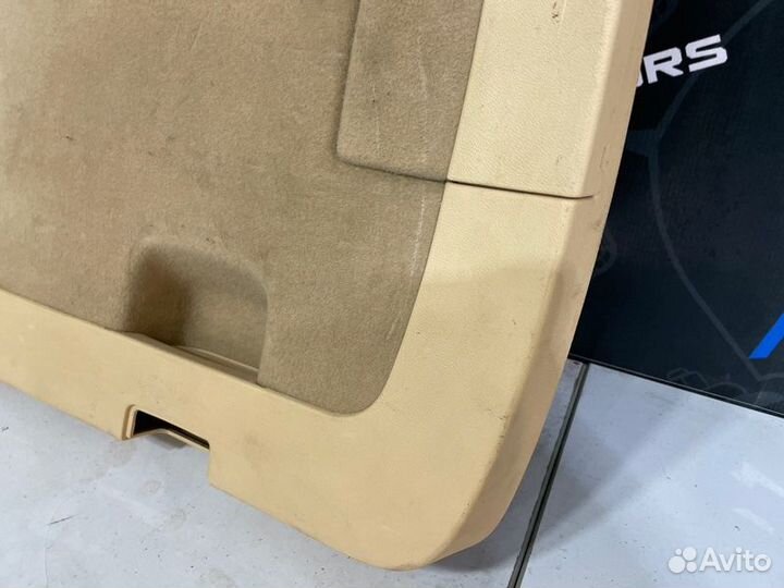 Обшивка крышки багажника Volkswagen Touareg 7L