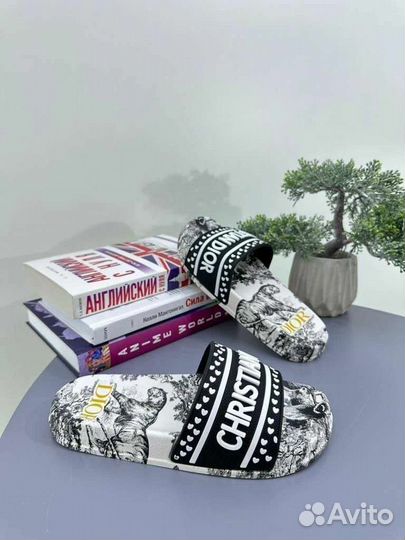 Продаю новые Шлепанцы Christian Dior качество LUX