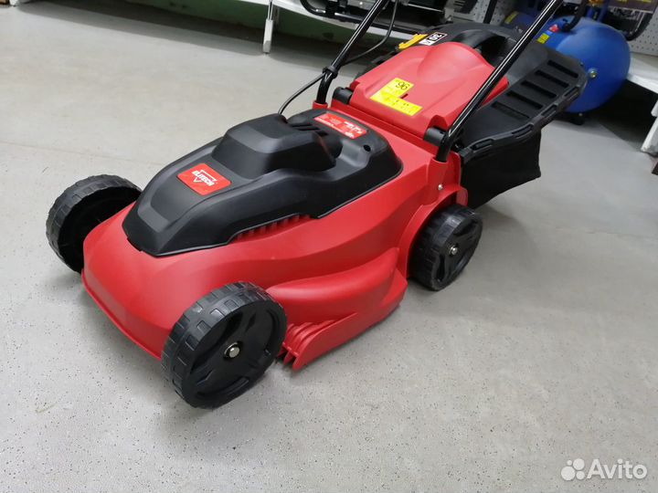 Газонокосилка Elitech ек 1000К (Новая)