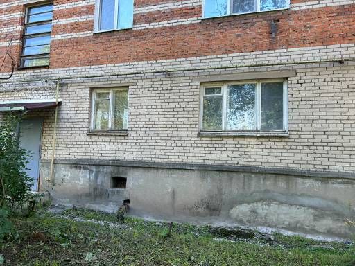 2-к. квартира, 43 м², 1/4 эт.