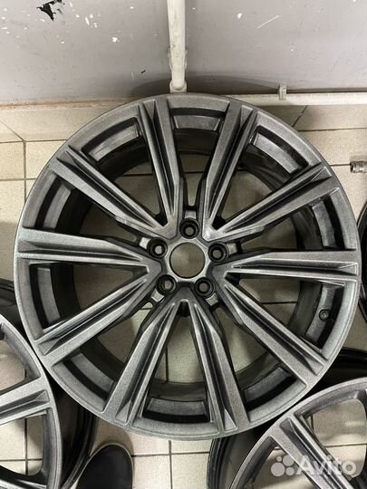 Диски Audi Q8 r20