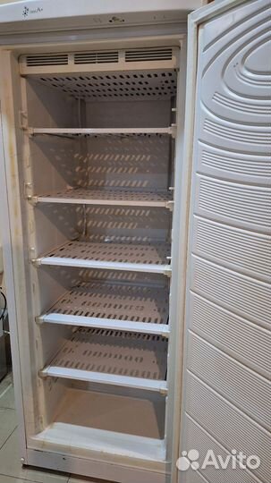 Морозилка вертикальная