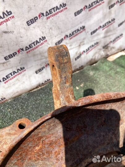 Кулак поворотный передний левый Mitsubishi Lancer